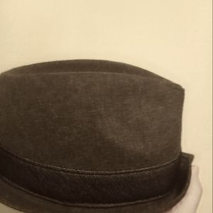 Grey fedora felt detail